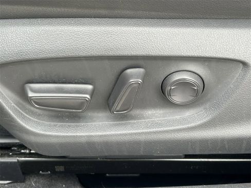 Used 2019 Toyota Camry LE image 22