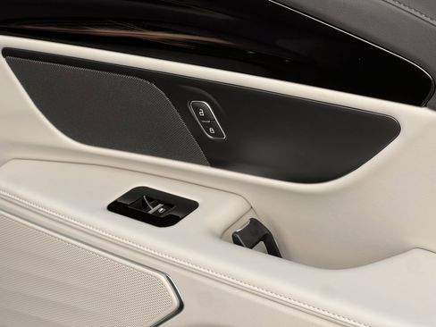 New 2026 Lincoln Nautilus Premier image 23