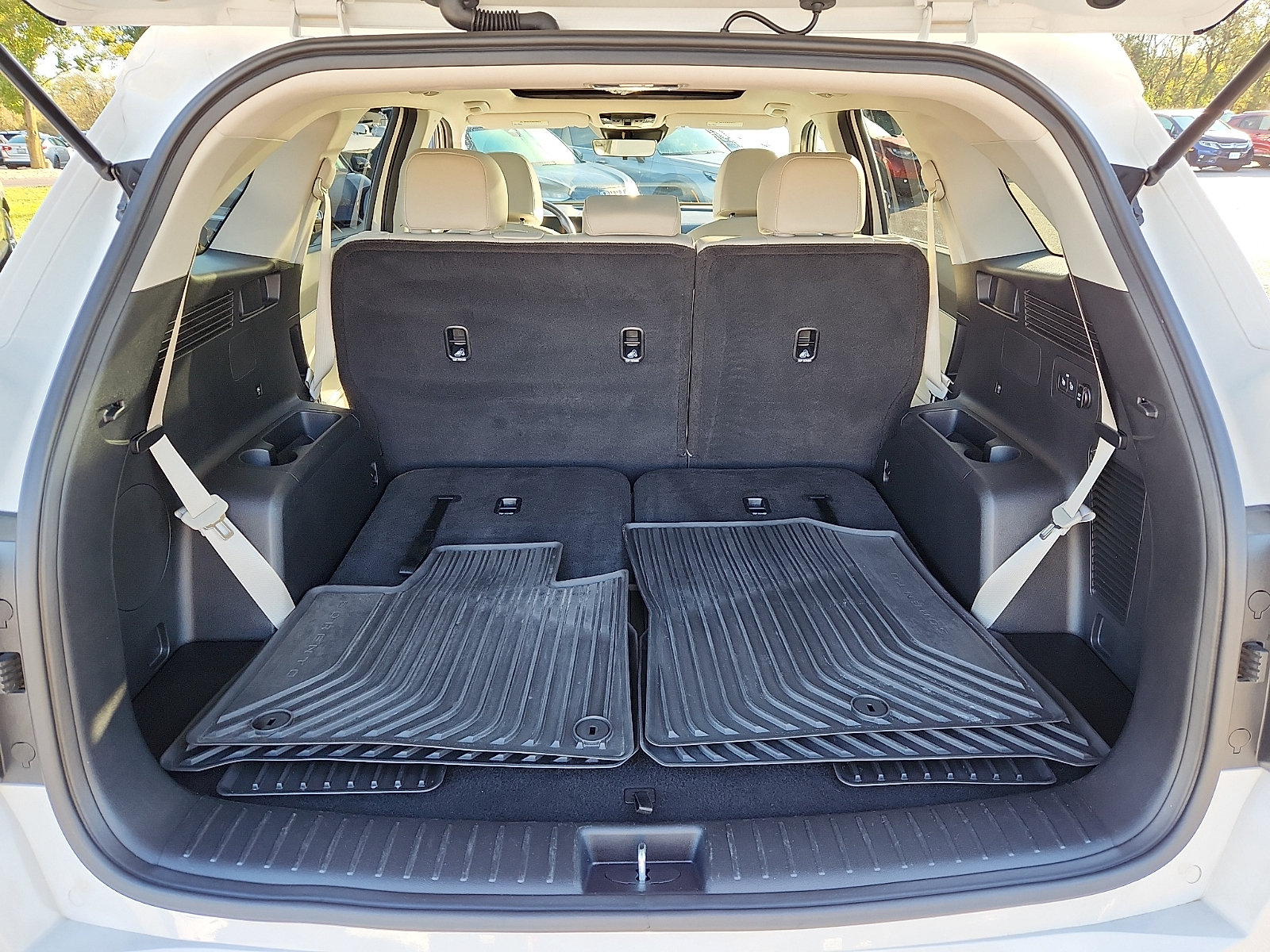 Certified 2025 Kia Sorento S w/ Panoramic Sunroof Package AWD/4WD image 31