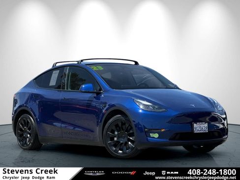 Used 2023 Tesla Model Y Long Range AWD/4WD image 1