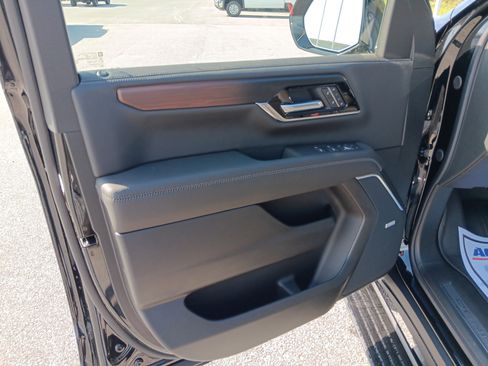 New 2026 GMC Yukon Denali AWD/4WD image 8