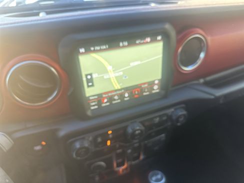 Used 2021 Jeep Wrangler Unlimited Rubicon w/ Xtreme Recon 35" Tire Package image 39