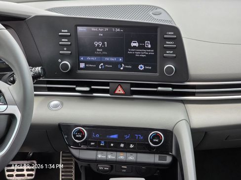 Certified 2025 Hyundai Elantra Sport FWD image 17