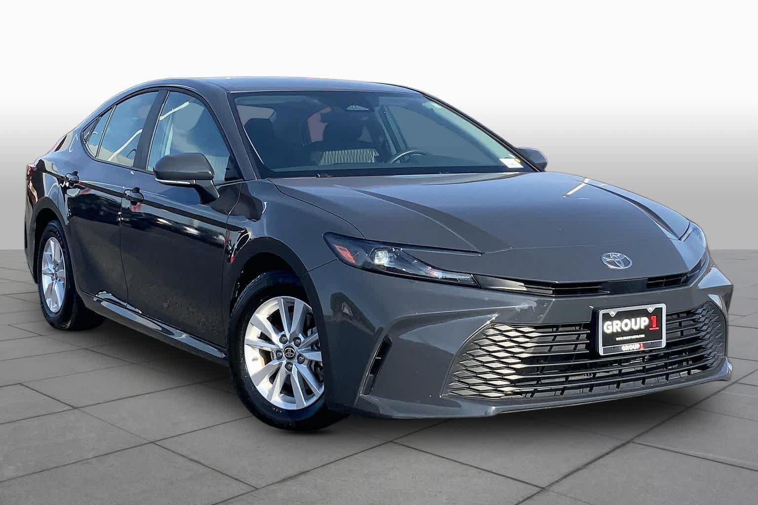 Used 2025 Toyota Camry LE FWD image 3