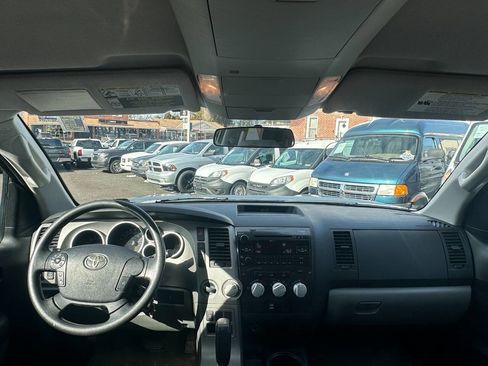 Used 2010 Toyota Tundra 4x4 Double Cab image 17