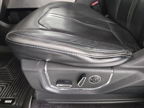 Used 2016 Ford F150 Platinum w/ Equipment Group 701A Luxury AWD/4WD image 25