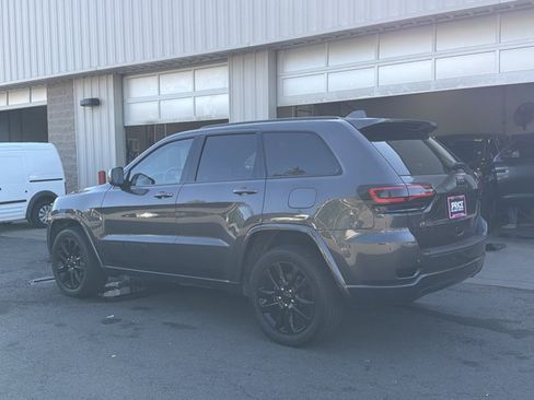 Used 2021 Jeep Grand Cherokee Laredo X AWD/4WD image 7