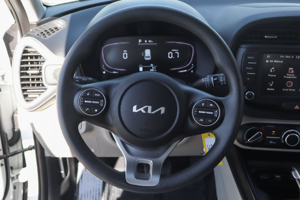 Used 2025 Kia Soul LX w/ LX Technology Package FWD image 23