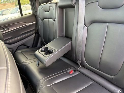 Used 2025 Jeep Grand Cherokee Limited image 21