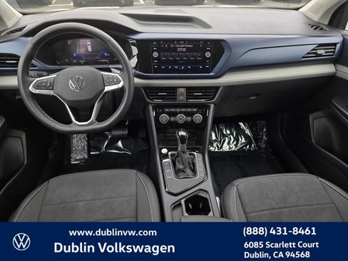 Certified 2024 Volkswagen Taos SE w/ Black Wheel Package FWD image 14