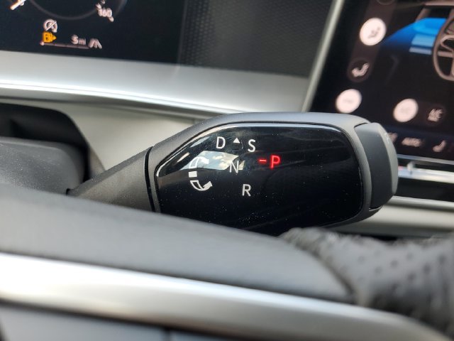 New 2026 Volkswagen Tiguan SE R-Line AWD/4WD image 22