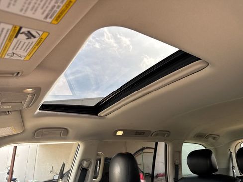 Used 2023 Nissan Armada SL RWD image 38