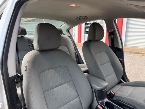 Used 2016 Kia Forte LX FWD image 31