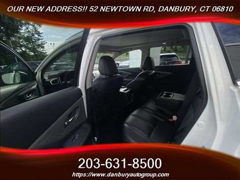 Used 2018 Nissan Murano SL w/ Moonroof Package AWD/4WD image 17