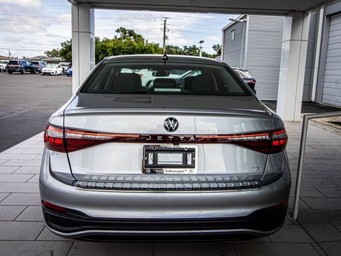 New 2026 Volkswagen Jetta SE image 15