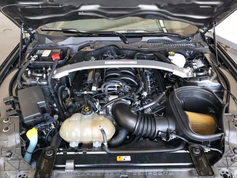 Used 2019 Ford Mustang Shelby GT350R w/ GT350R Equipment Group 920A RWD image 53