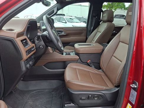 Used 2024 Chevrolet Tahoe High Country AWD/4WD image 11