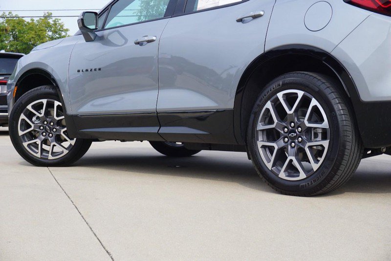 Used 2025 Chevrolet Blazer RS AWD/4WD image 13