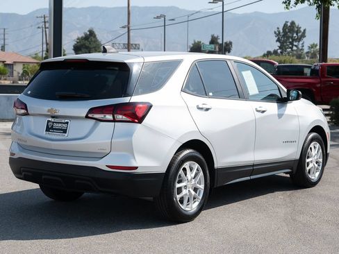 Used 2022 Chevrolet Equinox LS AWD/4WD image 4