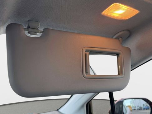 Used 2017 Toyota Prius Prime Premium image 41