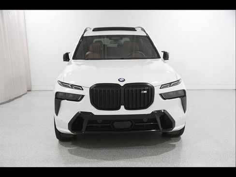 Used 2025 BMW X7 M60i AWD/4WD image 2