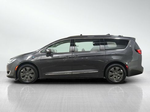 Used 2018 Chrysler Pacifica Limited w/ Advanced Safetytec Group FWD image 2