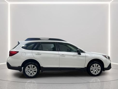Used 2018 Subaru Outback 2.5i AWD/4WD image 6