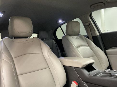 Used 2019 Cadillac XT4 Luxury w/ Cold Weather Package FWD image 31