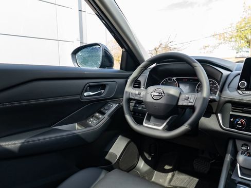 New 2026 Nissan Rogue SV AWD/4WD image 11