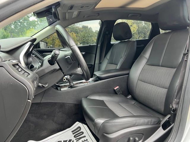 Used 2015 Chevrolet Impala LT w/ Convenience Package FWD image 13