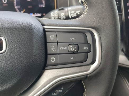 New 2025 Jeep Wagoneer L 4WD w/ Convenience Group I image 13