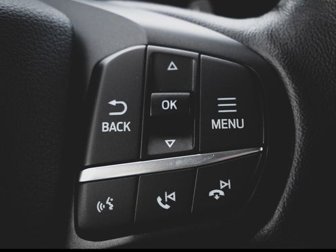 Used 2020 Ford Explorer XLT w/ Equipment Group 202A RWD image 13