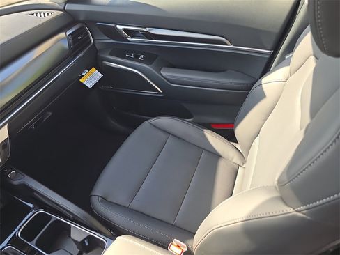 New 2025 Kia Telluride S image 18