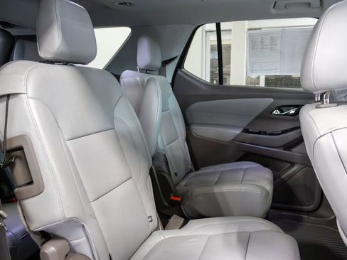 Used 2018 Chevrolet Traverse Premier image 13
