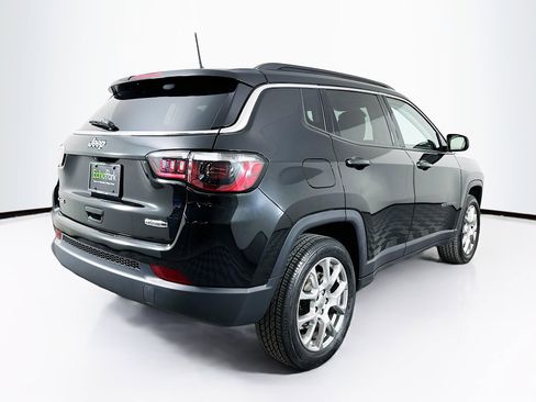 Used 2022 Jeep Compass Latitude image 9