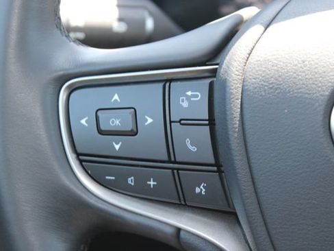 Certified 2025 Lexus UX 300h FWD image 18