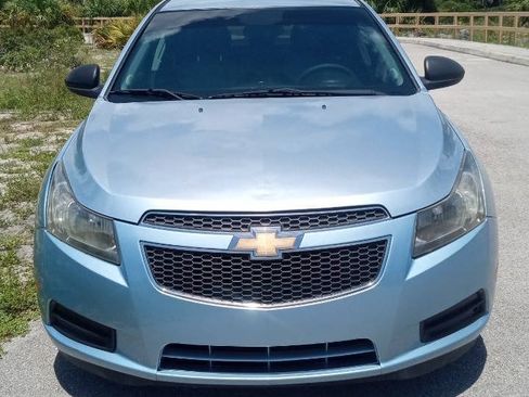 Used 2011 Chevrolet Cruze LS w/ Connectivity Package FWD image 3