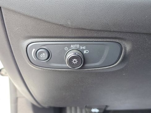 Used 2024 Chevrolet Equinox LT FWD image 29