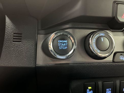 Used 2023 Toyota Tacoma TRD Sport w/ TRD Premium Sport Package AWD/4WD image 22
