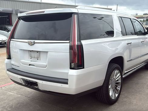 Used 2016 Cadillac Escalade ESV Platinum AWD/4WD image 3