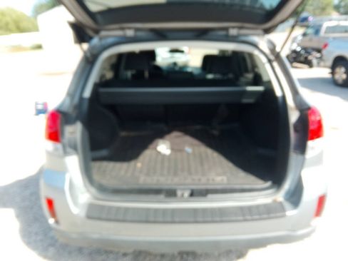 Used 2010 Subaru Outback 2.5i Limited AWD/4WD image 23