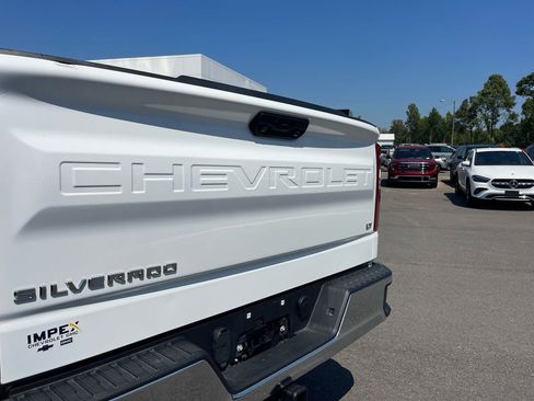 Used 2023 Chevrolet Silverado 1500 LT image 30