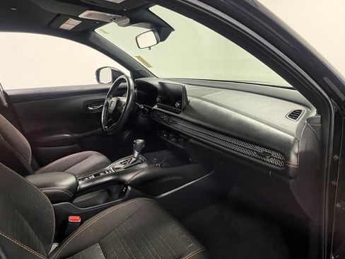 Used 2024 Honda HR-V Sport image 11