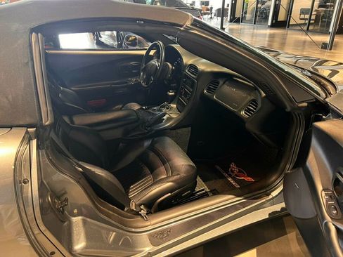 Used 2004 Chevrolet Corvette Convertible w/ Preferred Equipment Group image 13