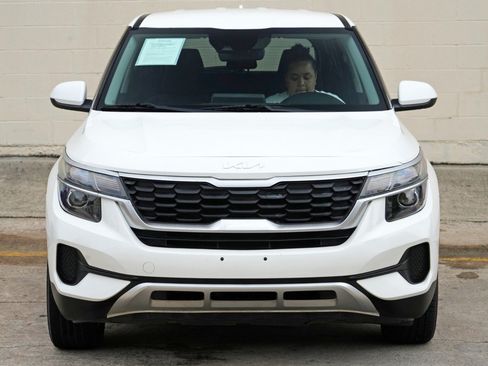 Used 2023 Kia Seltos LX AWD/4WD image 39