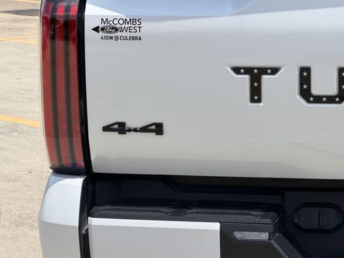 Used 2024 Toyota Tundra Platinum AWD/4WD image 8