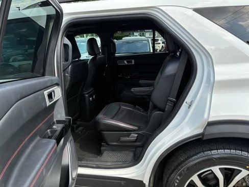 Certified 2023 Ford Explorer ST-Line w/ Class IV Trailer Tow Package AWD/4WD image 11