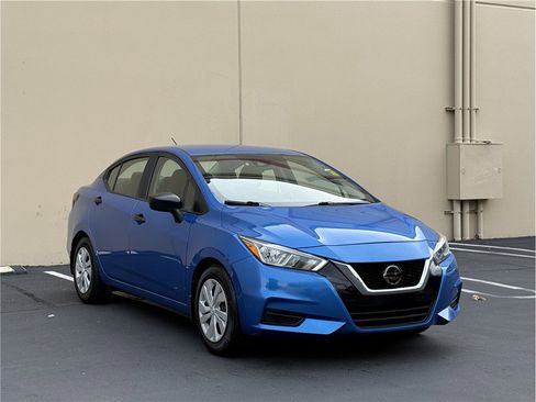 Used 2020 Nissan Versa S image 3