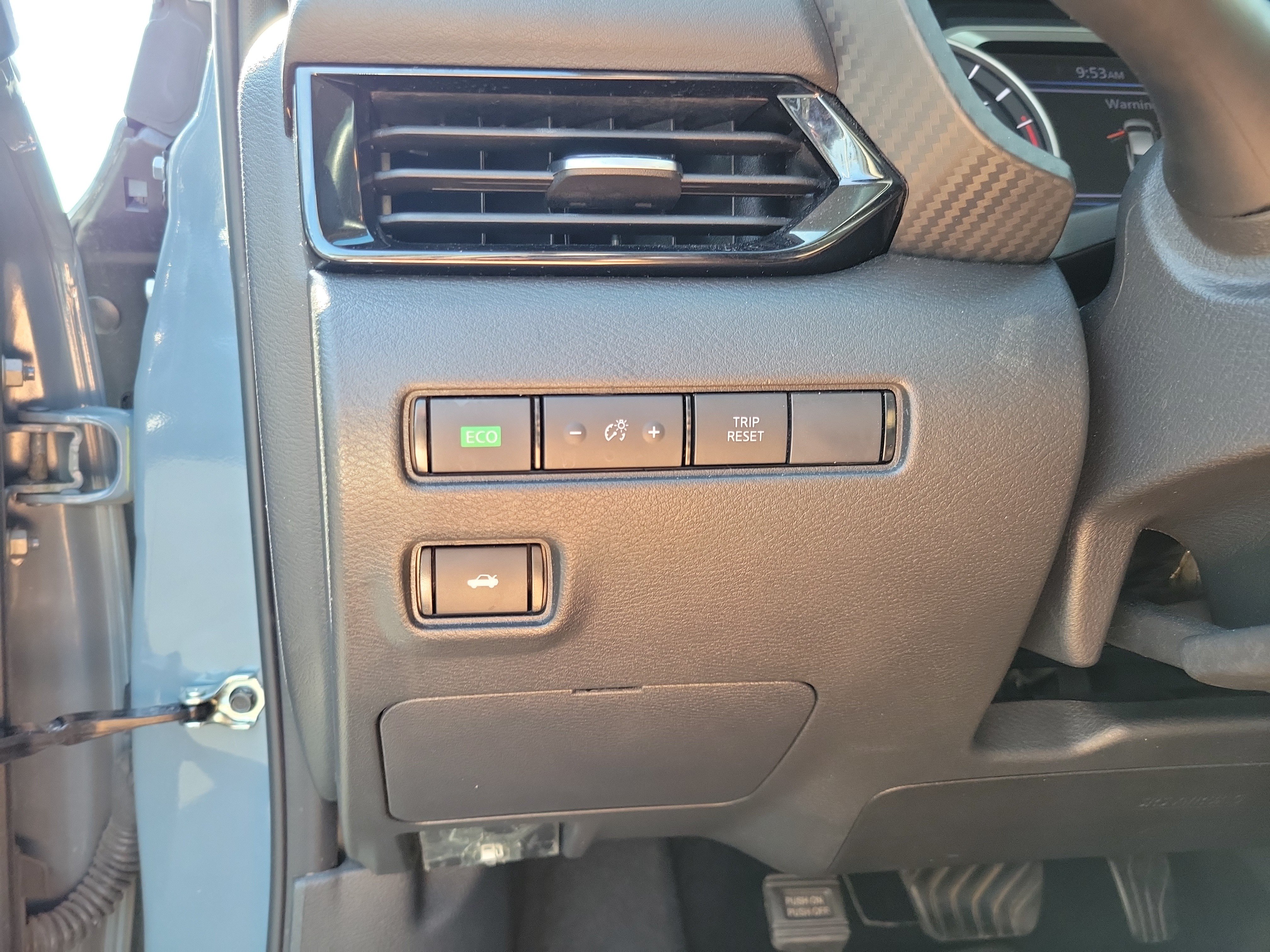 Used 2025 Nissan Sentra SV FWD image 15
