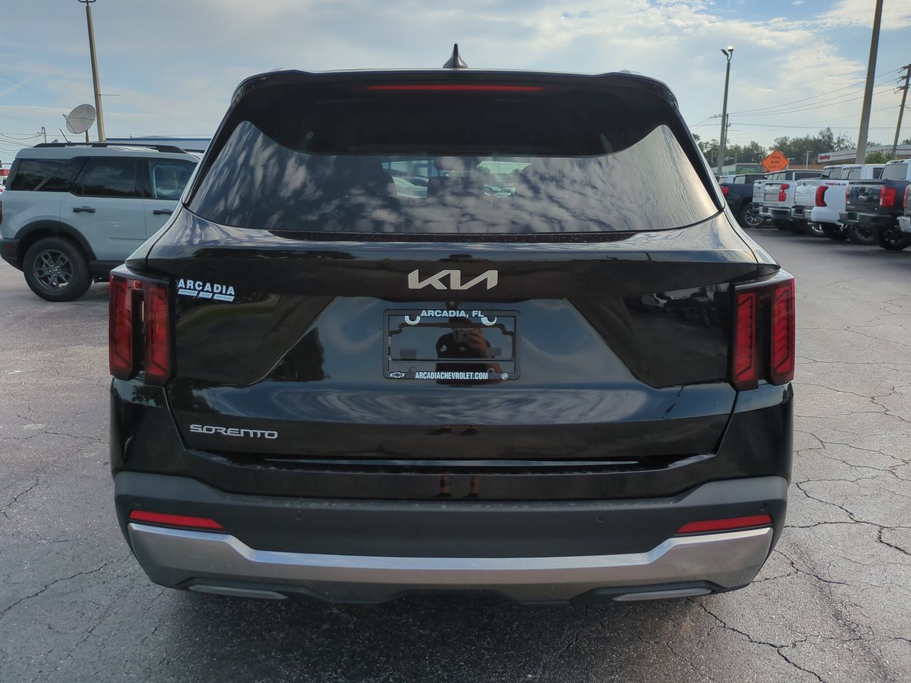 Used 2025 Kia Sorento S FWD image 5